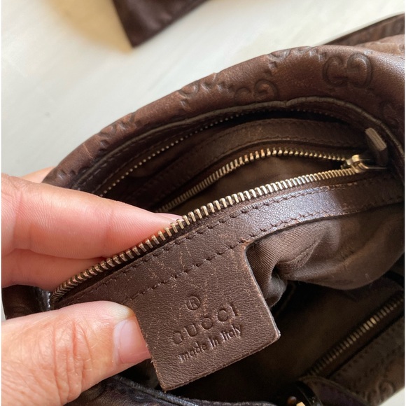 Gucci GG emblem hobo shoulder bag and matching belt - Picture 6 of 16